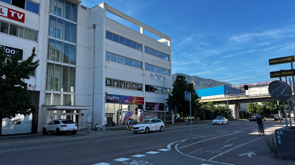 Großes, repräsentatives Bürolokal in der Industriezone Bozen