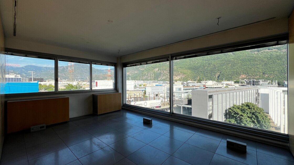 Großes, repräsentatives Bürolokal in der Industriezone Bozen