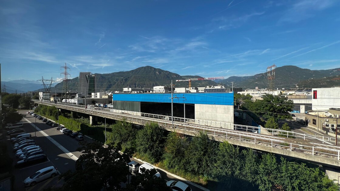 Großes, repräsentatives Bürolokal in der Industriezone Bozen
