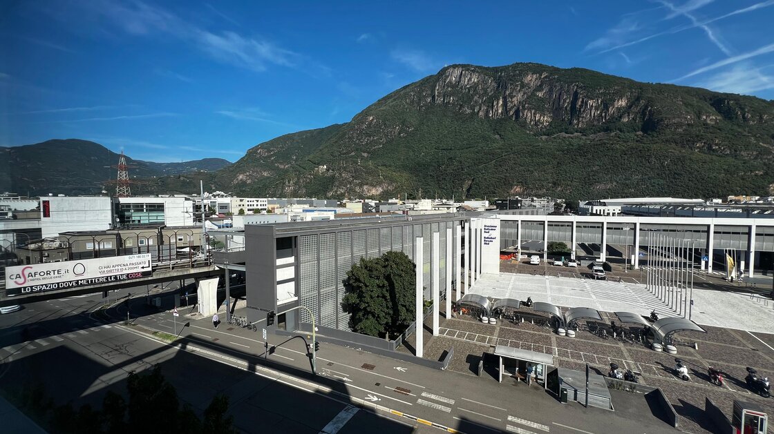 Großes, repräsentatives Bürolokal in der Industriezone Bozen