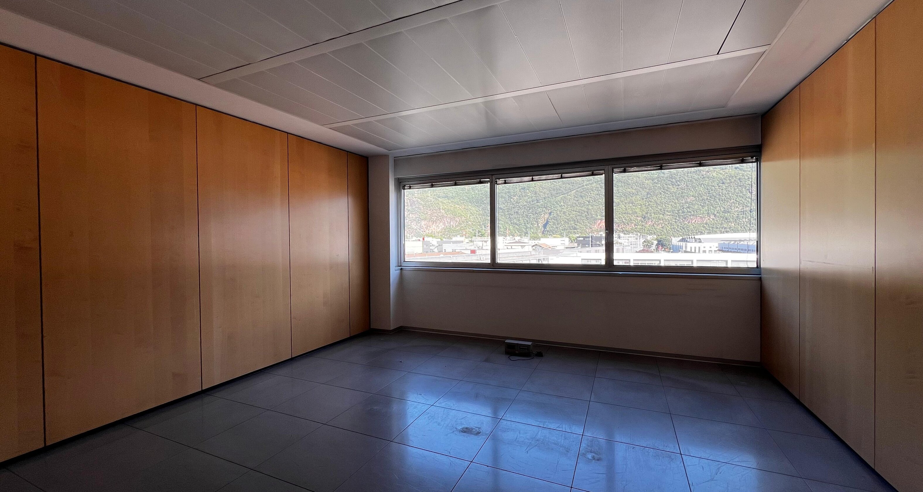 Großes, repräsentatives Bürolokal in der Industriezone Bozen