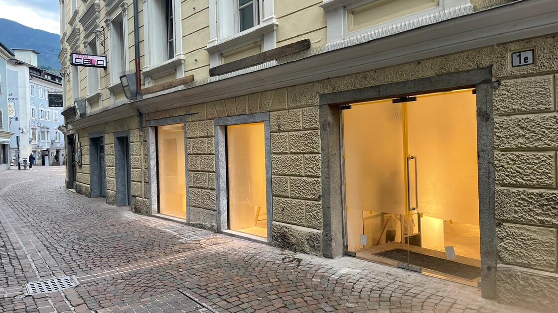 Retail unit in a very good location: a lasting investment