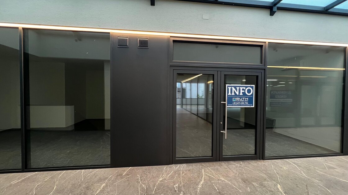 Neues Geschäftslokal mit guter Sichtbarkeit in zentraler Lage