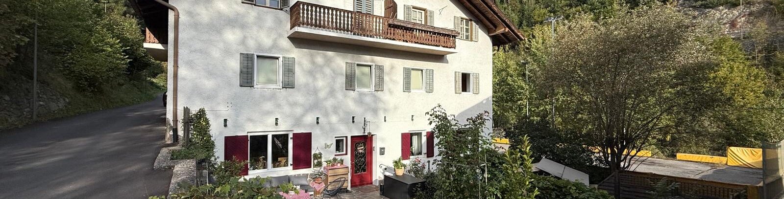 Anlageobjekt mit Potenzial: Fünf Wohneinheiten in Wohnhaus