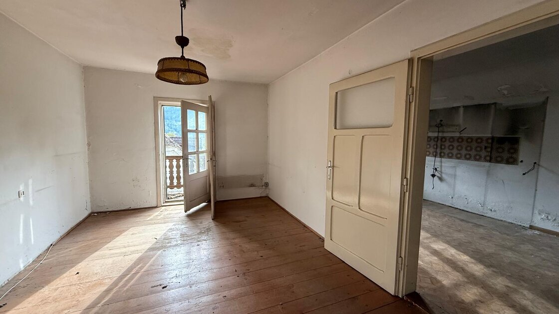 Anlageobjekt mit Potenzial: Fünf Wohneinheiten in Wohnhaus