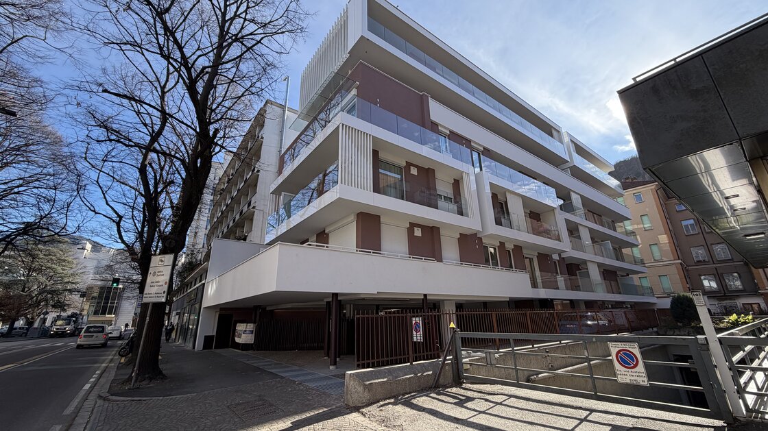 W16 - Neue, geräumige Dreizimmerwohnung mit großer Terrasse, vierter Stock