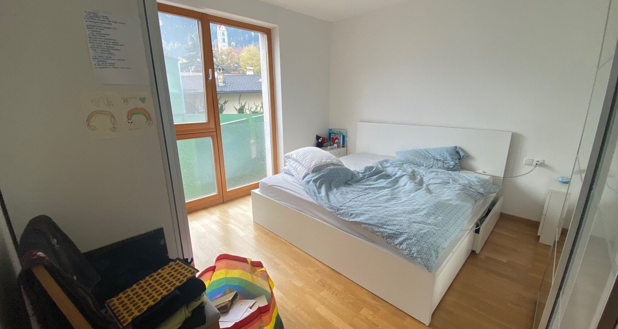 As-new three-room apartment with terrace