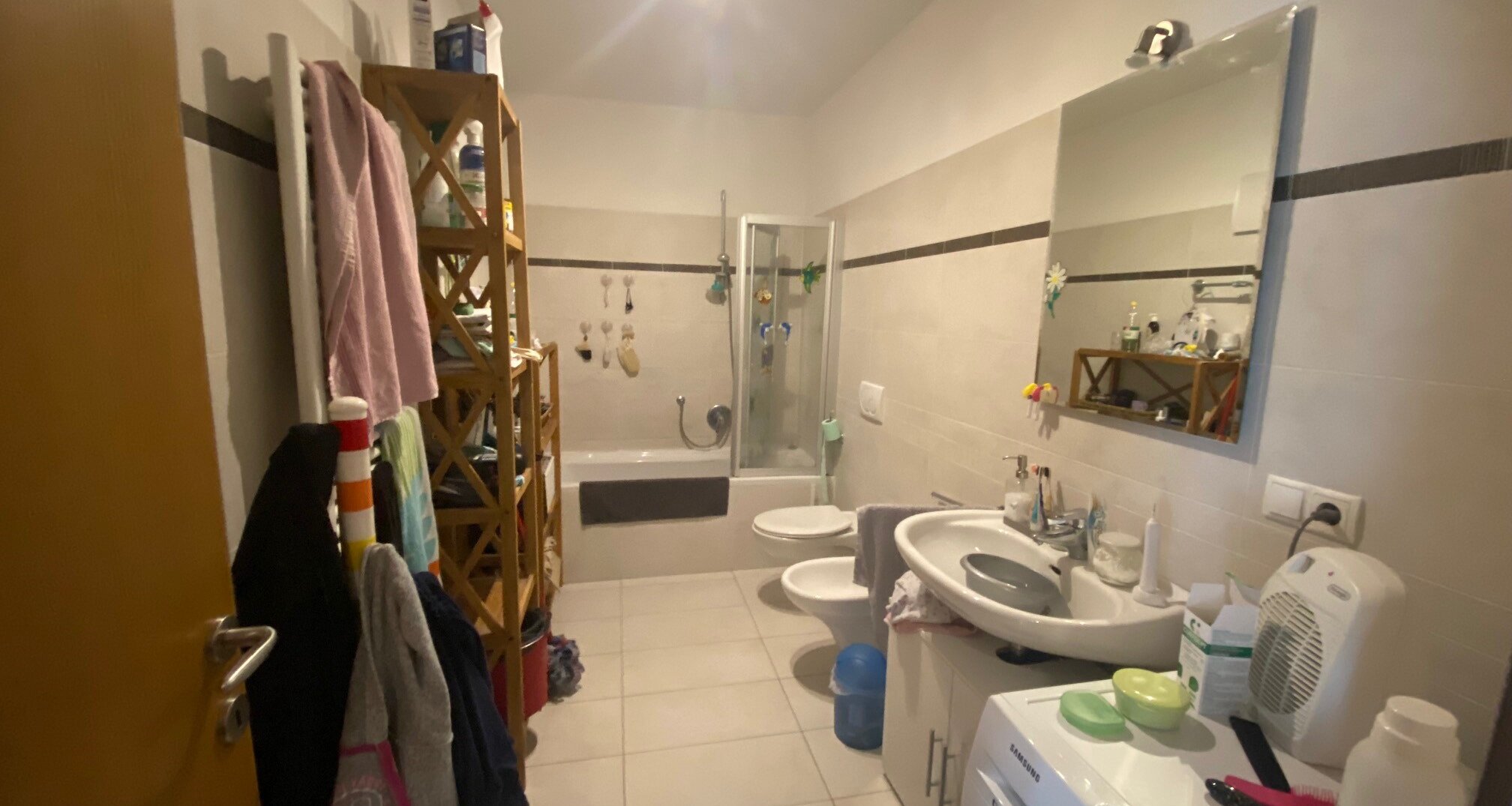 As-new three-room apartment with terrace
