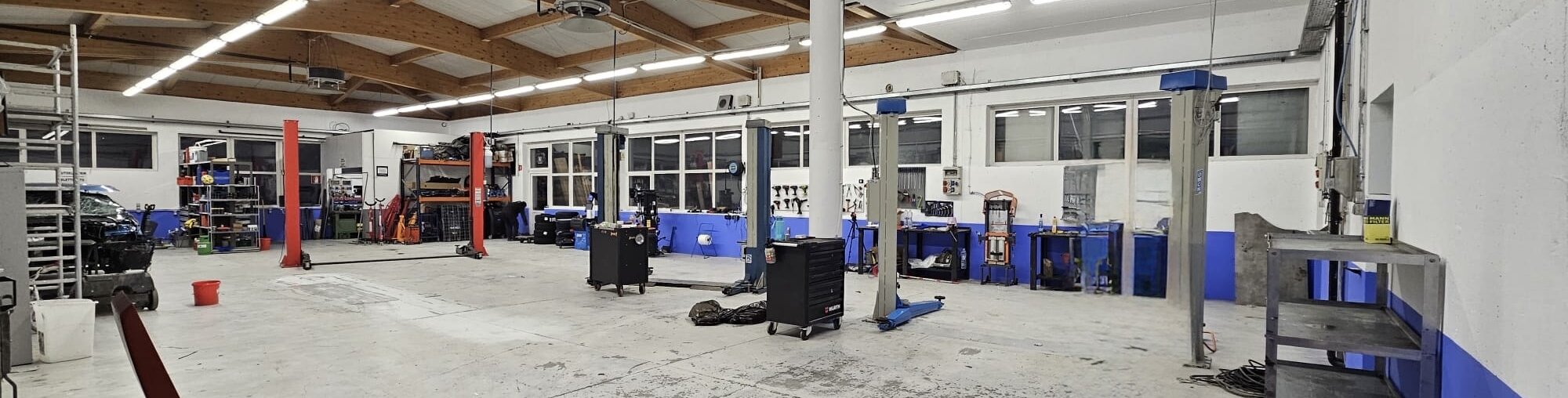 Car repair workshop in top condition