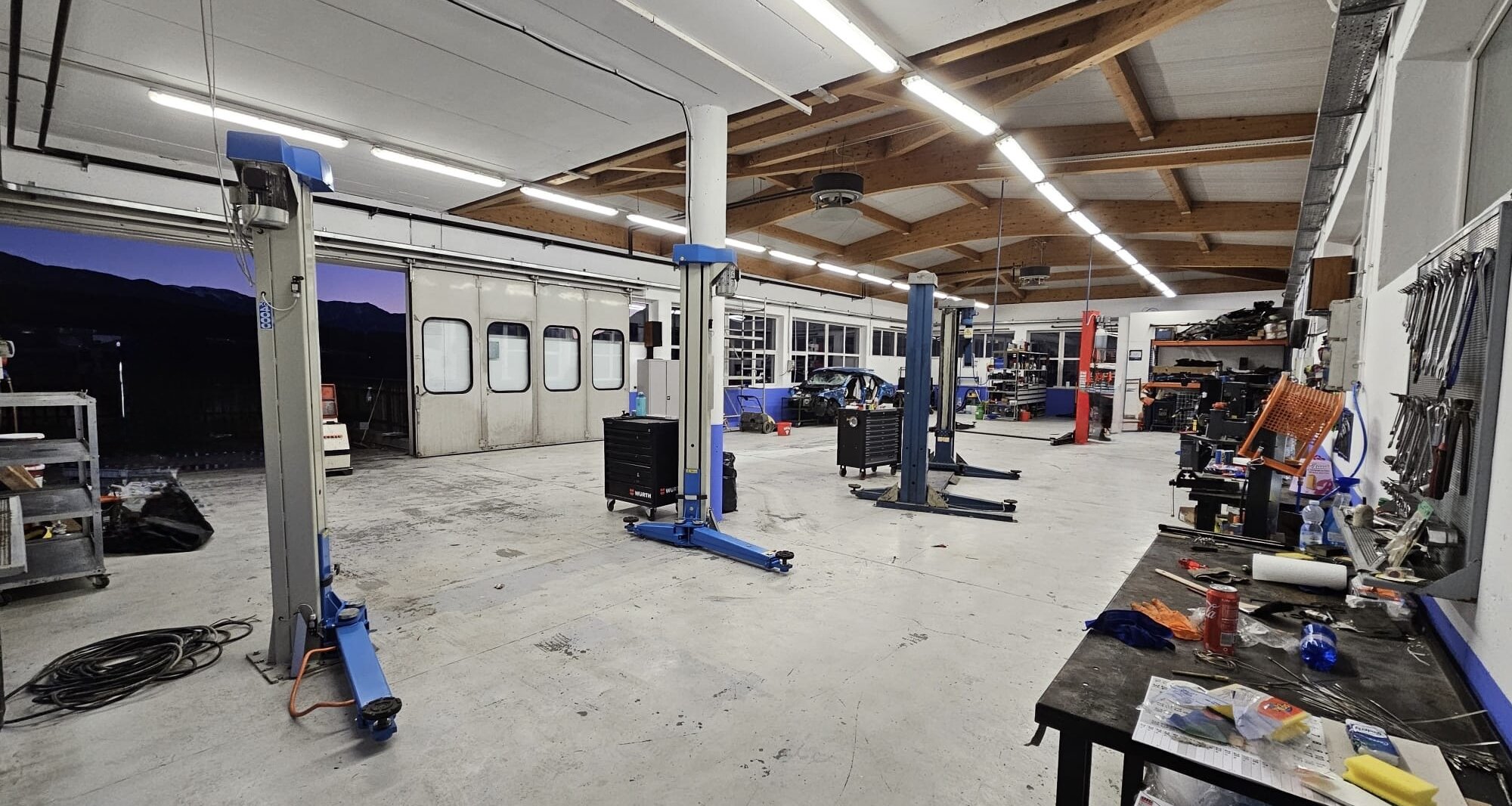 Car repair workshop in top condition