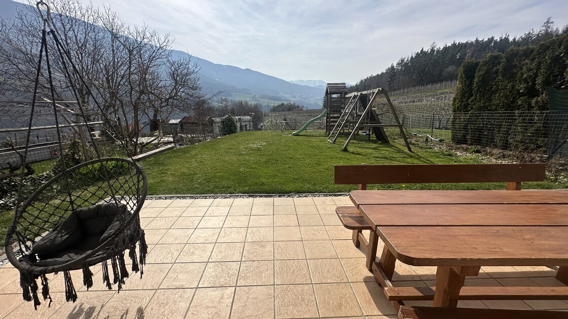 Casa con vista panoramica e giardino privato