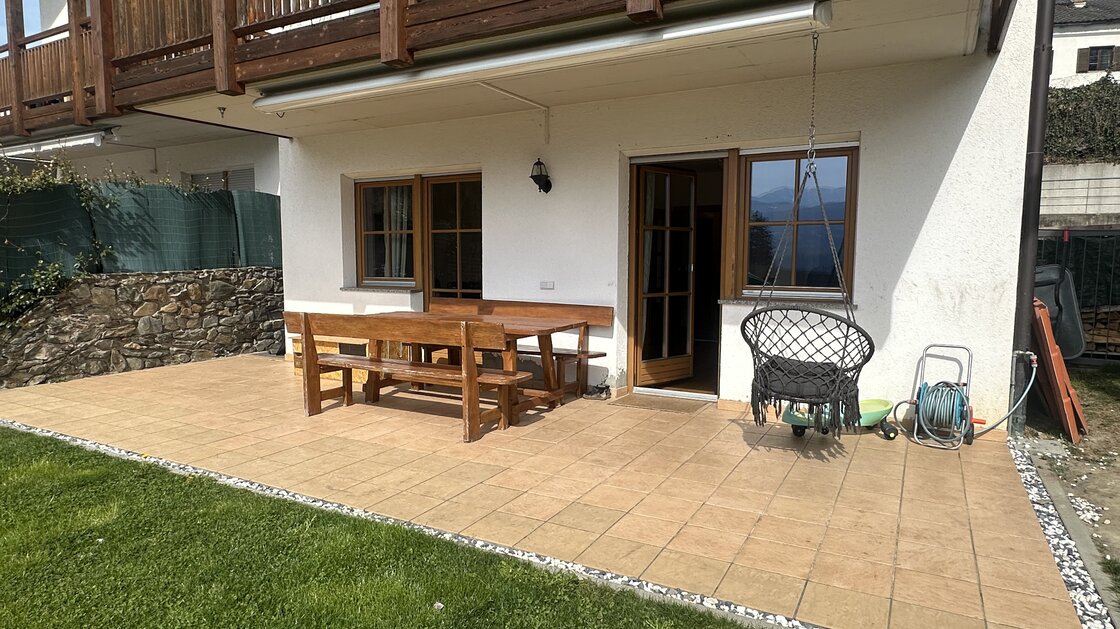 Casa con vista panoramica e giardino privato