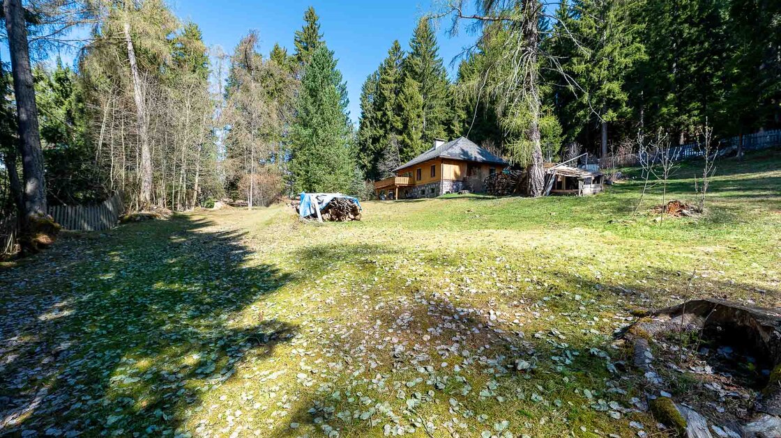 Chalet esclusivo con ampio giardino privato ad Avelengo