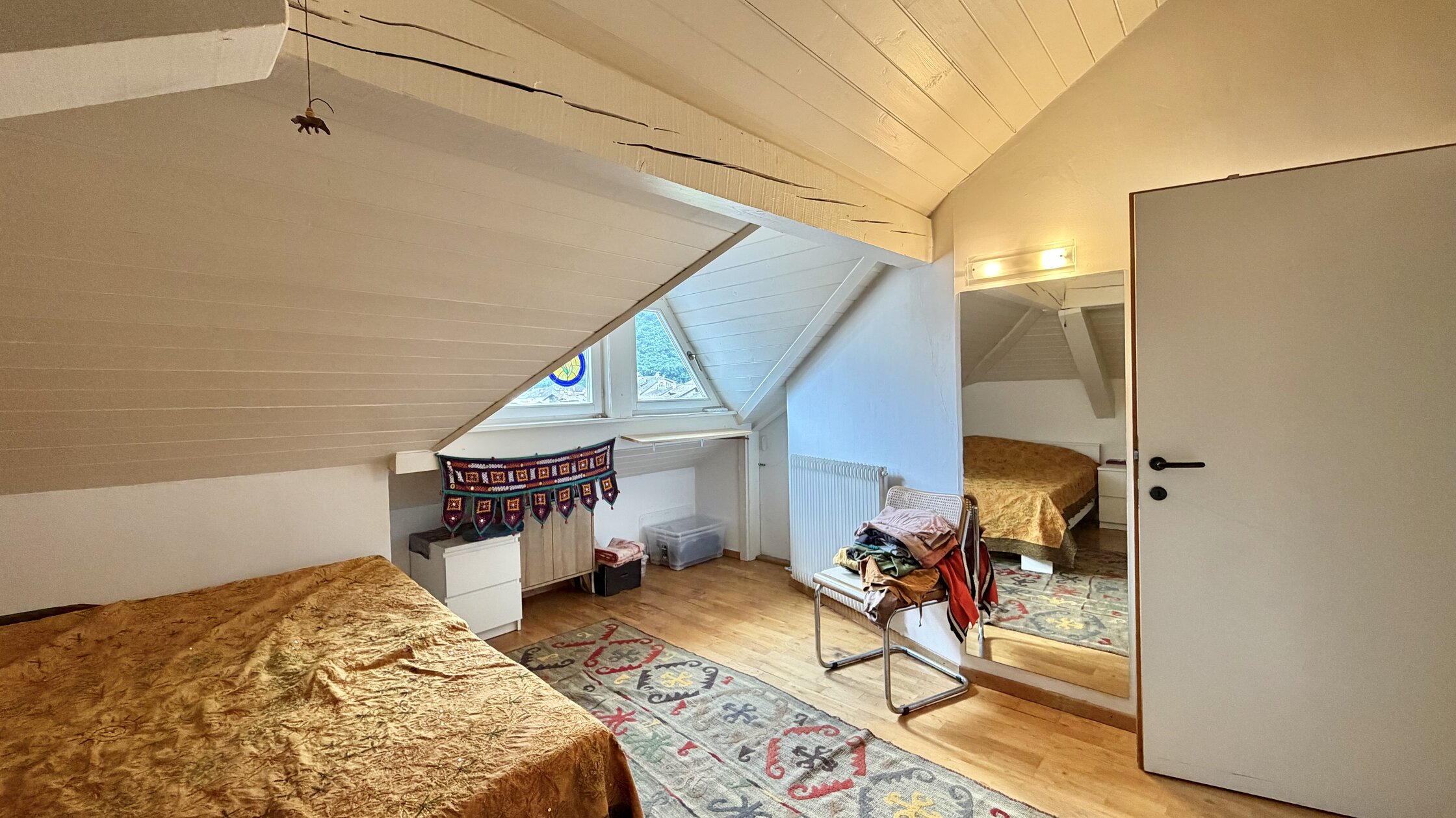 Helle Zweizimmer-Mansardenwohnung in zentraler Lage