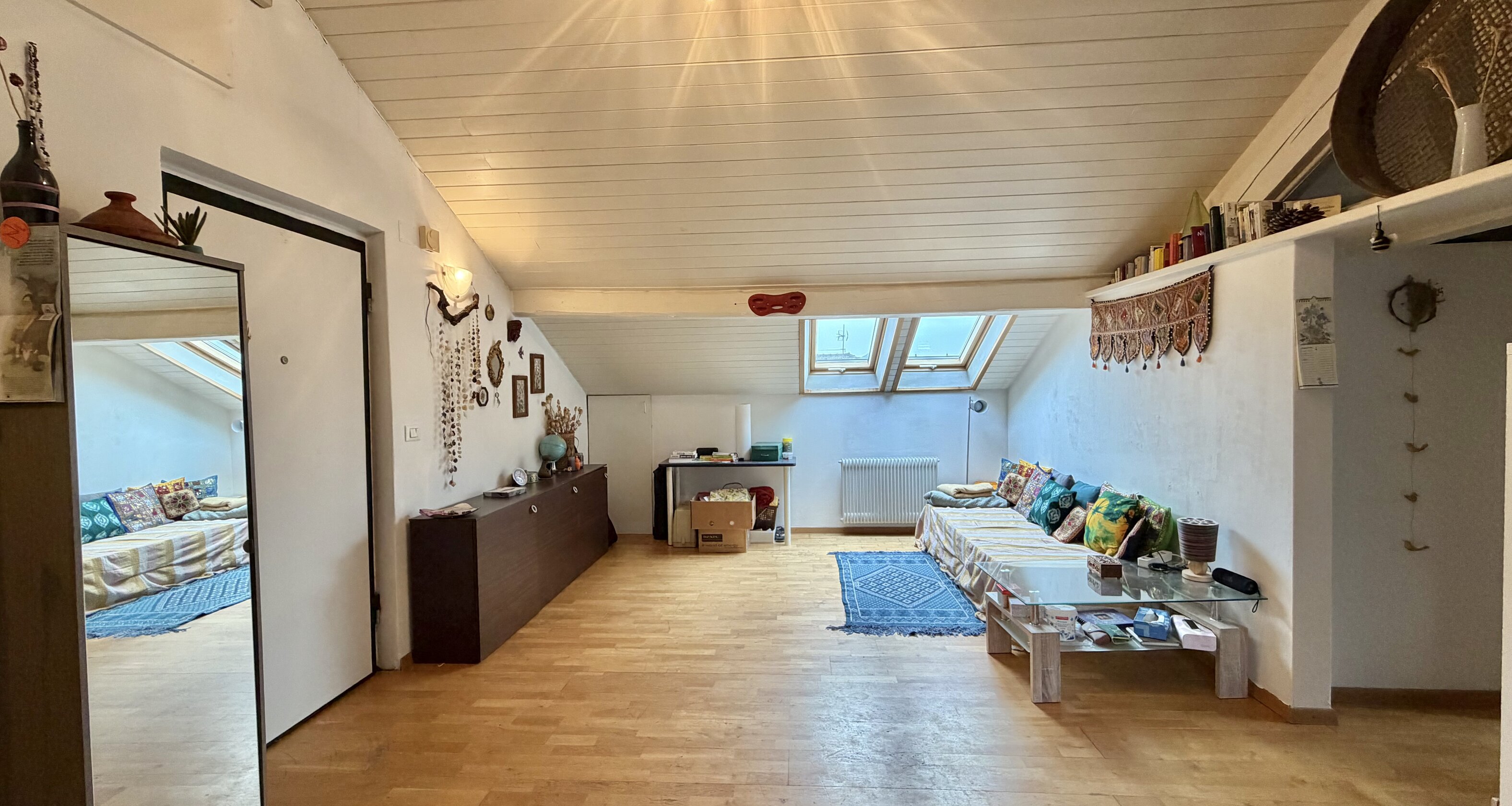 Helle Zweizimmer-Mansardenwohnung in zentraler Lage