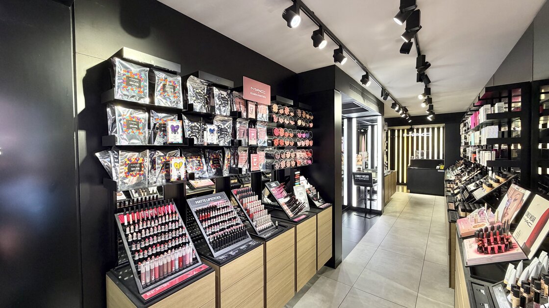 Retail unit in a prime location – high visibility and foot traffic