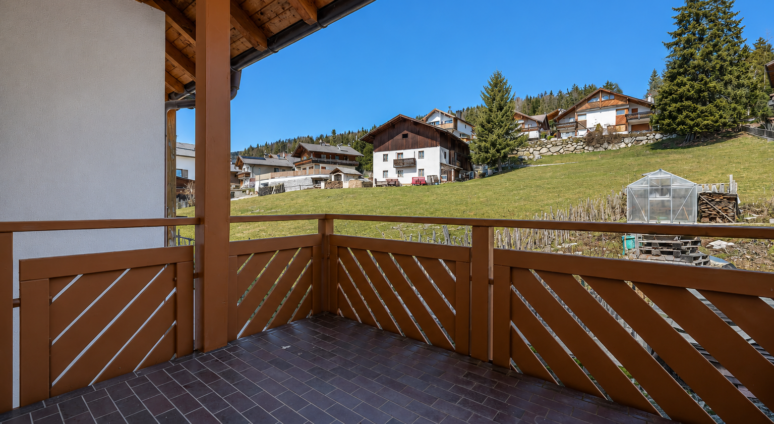 Sunny terraced house with charm and an alpine living feel