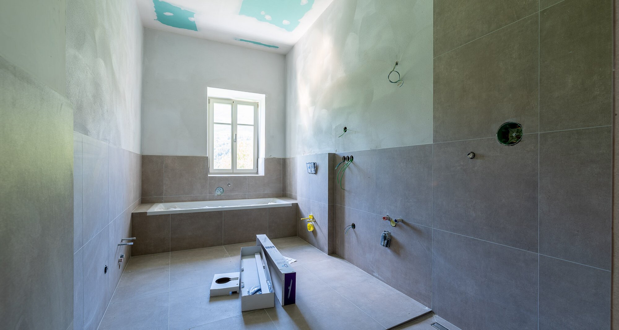 A2: Neue, geräumige Vierzimmerwohnung mit Privatgarten