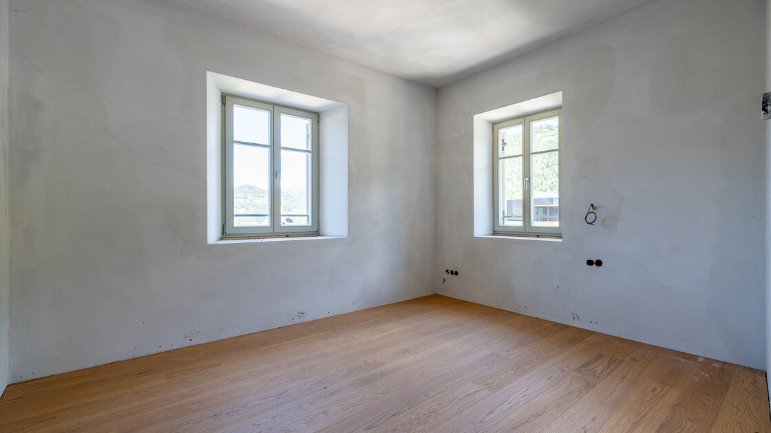 A3: Neue Vierzimmerwohnung im hohen Stockwerk mit ca. 400 m² Privatgarten