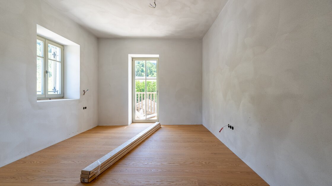 A3: Neue Vierzimmerwohnung im hohen Stockwerk mit ca. 400 m² Privatgarten