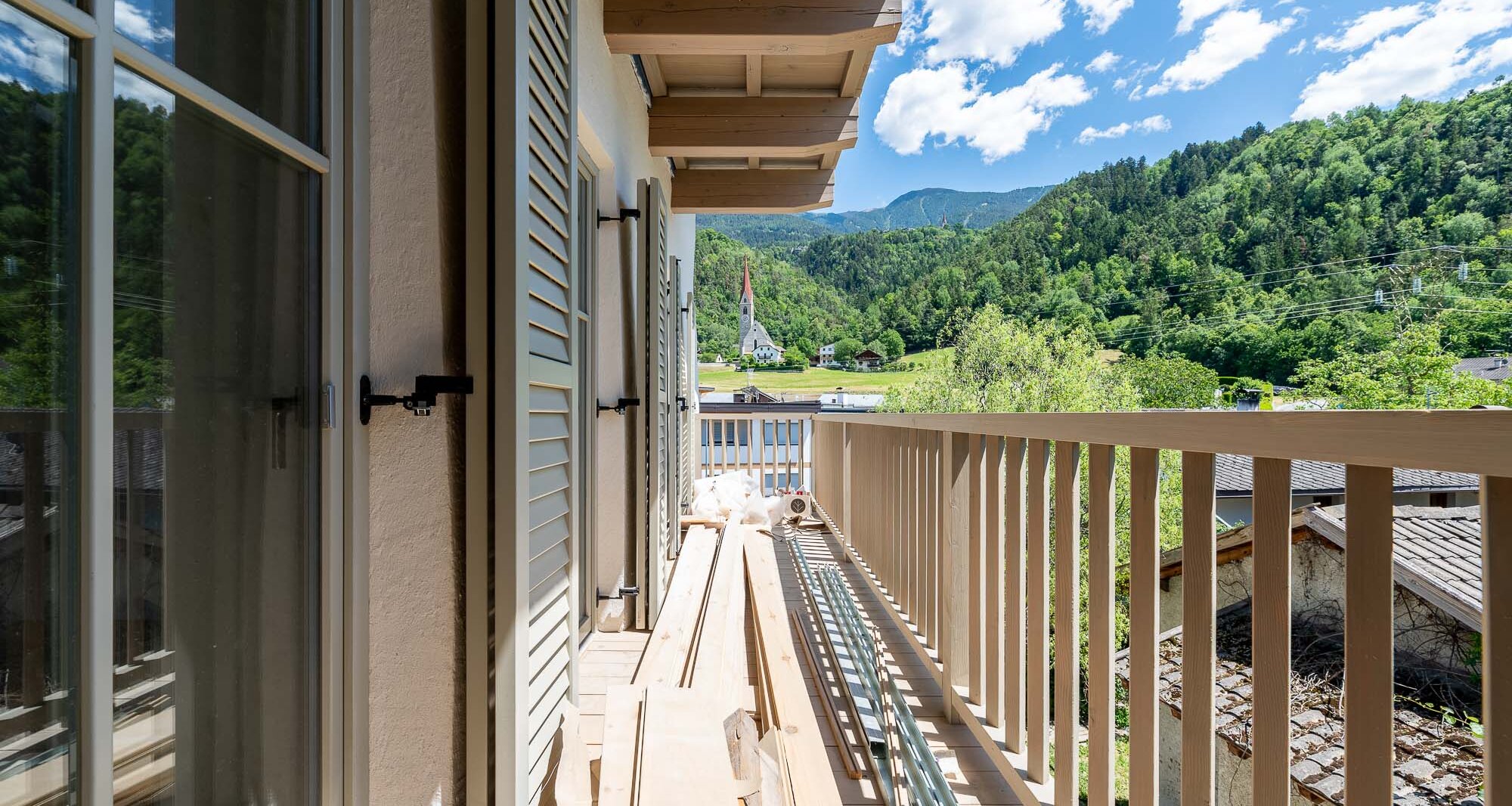 A3: New four-room apartment on a high floor with ~400 m² garden