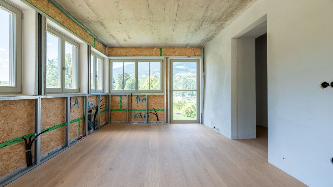 A3: Neue Vierzimmerwohnung im hohen Stockwerk mit ca. 400 m² Privatgarten