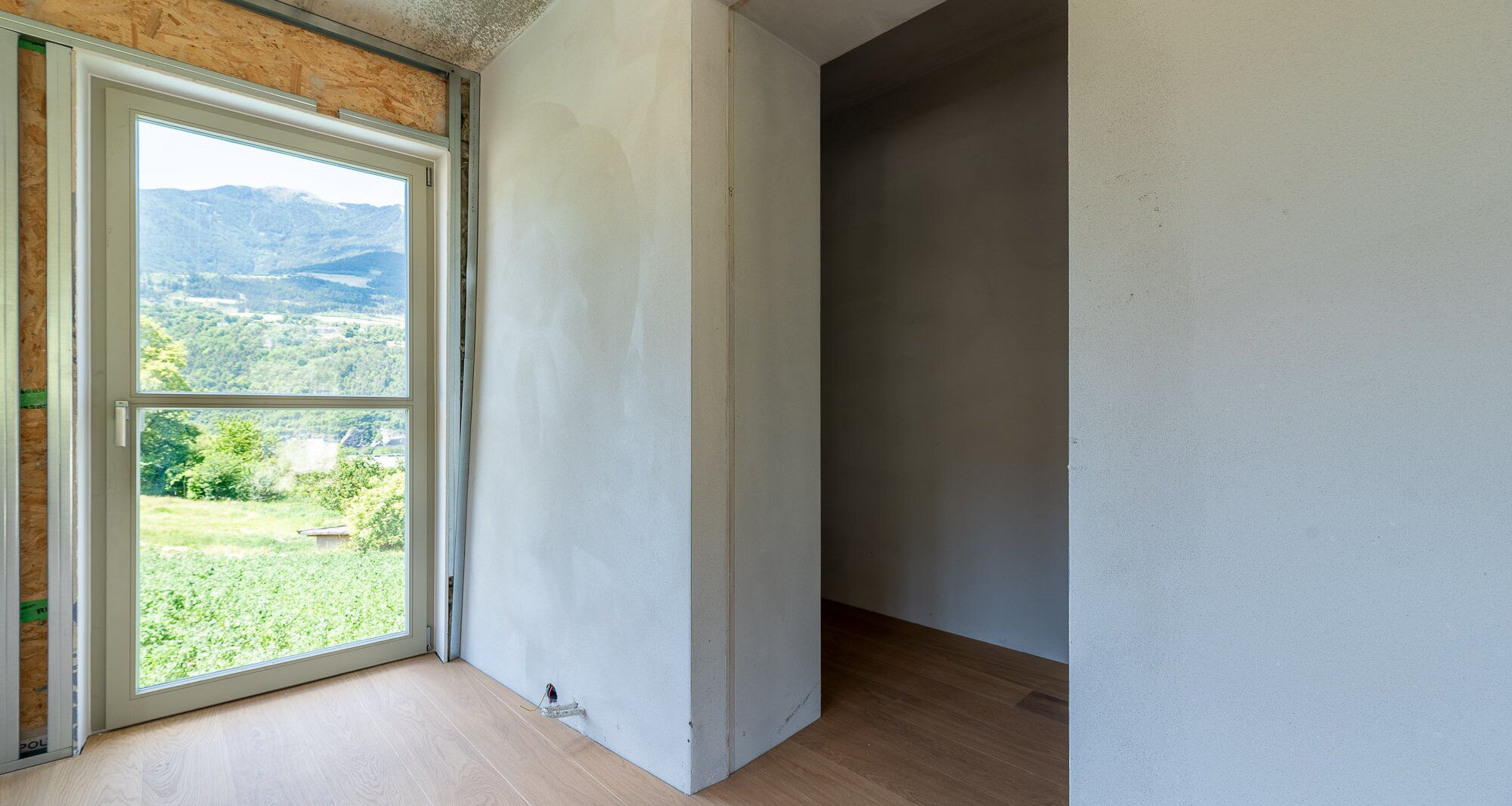 A3: New four-room apartment on a high floor with ~400 m² garden