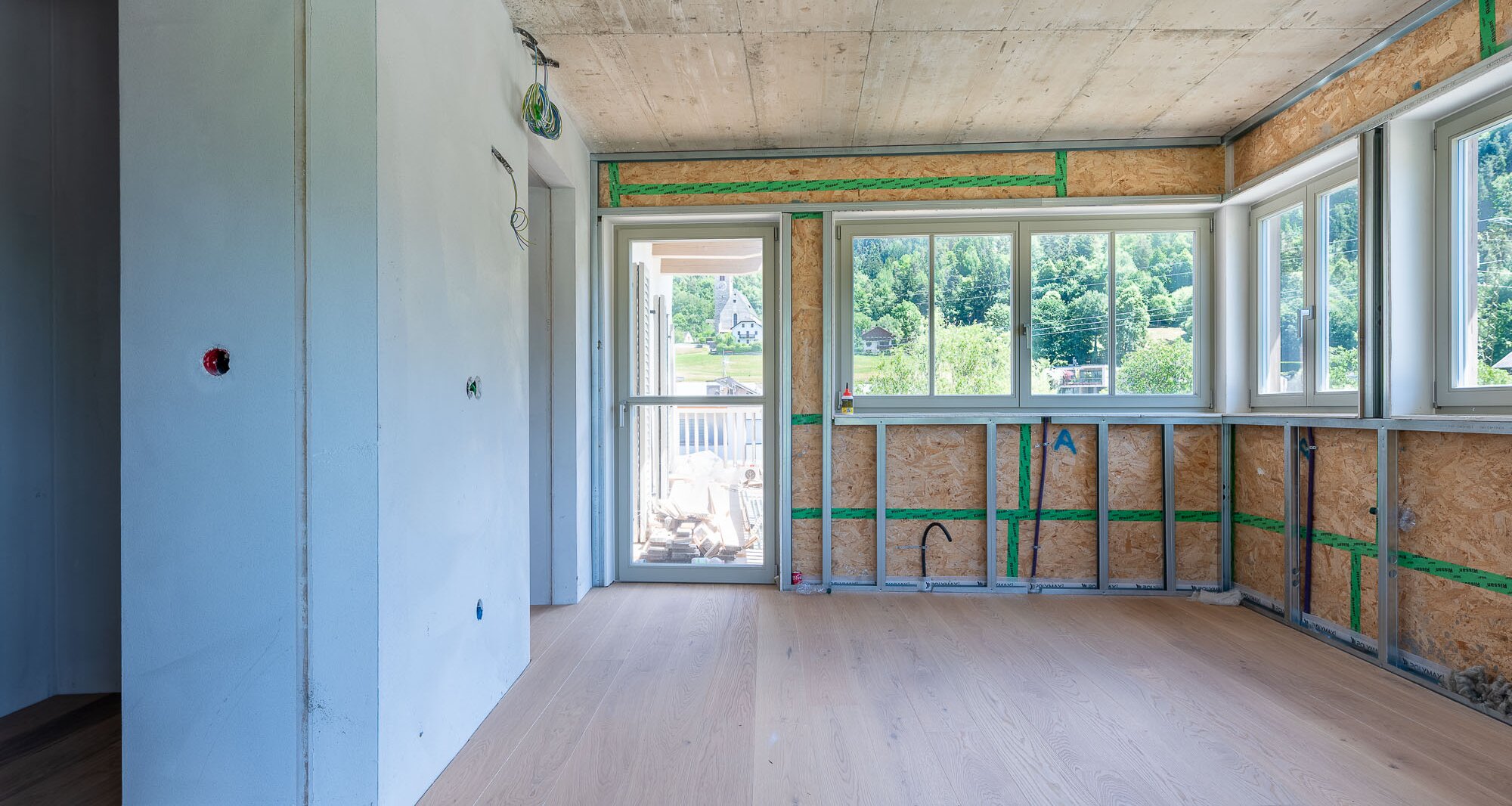 A3: New four-room apartment on a high floor with ~400 m² garden