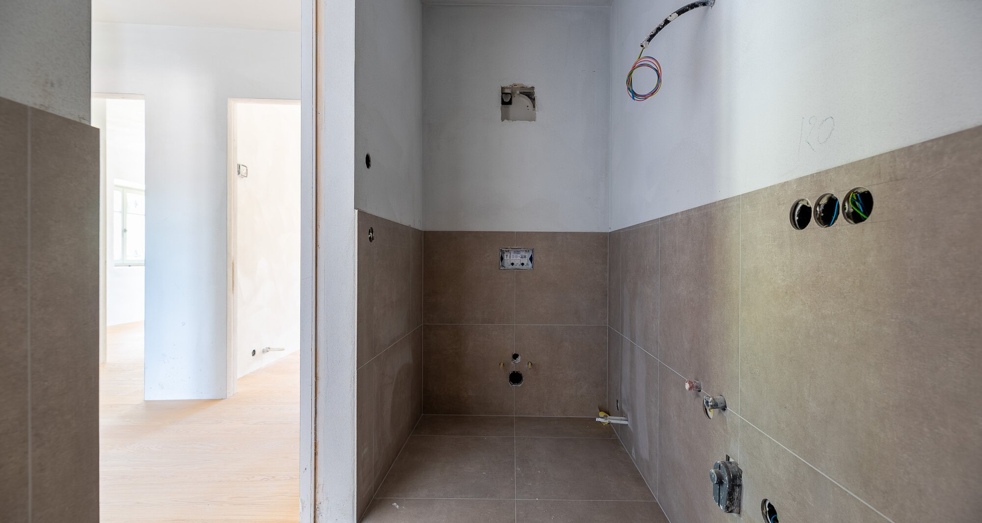 A3: New four-room apartment on a high floor with ~400 m² garden