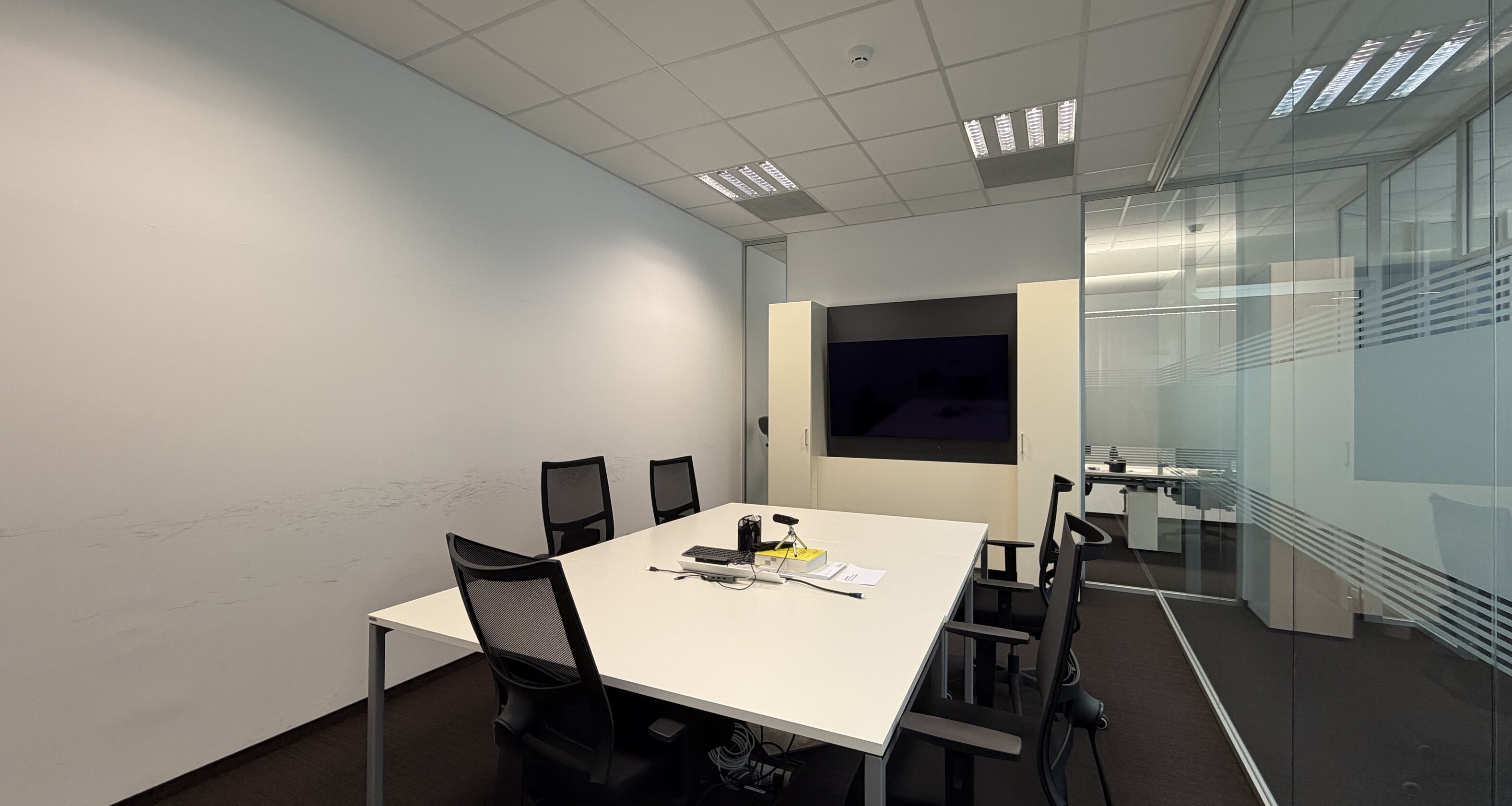 Ufficio moderno al quarto piano