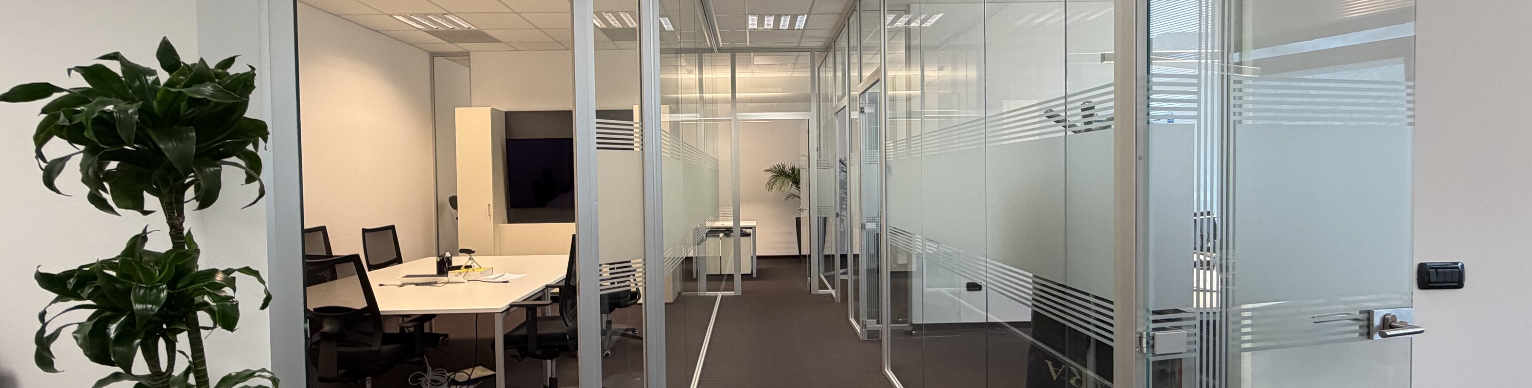 Ufficio moderno al quarto piano