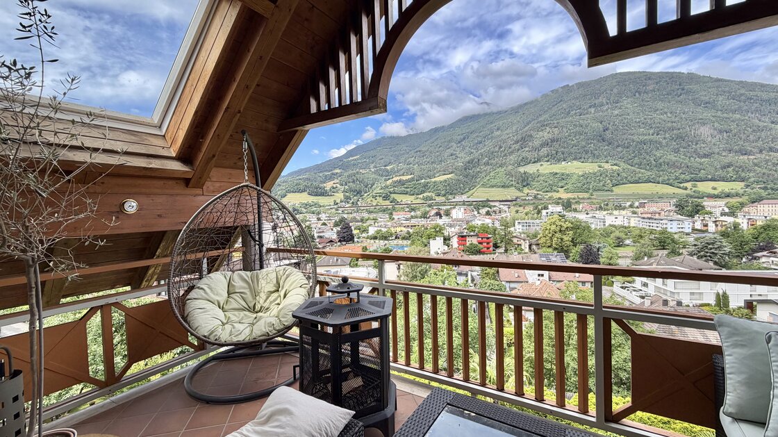 Große 6-Zimmer-Dachgeschosswohnung mit Panoramablick über Brixen