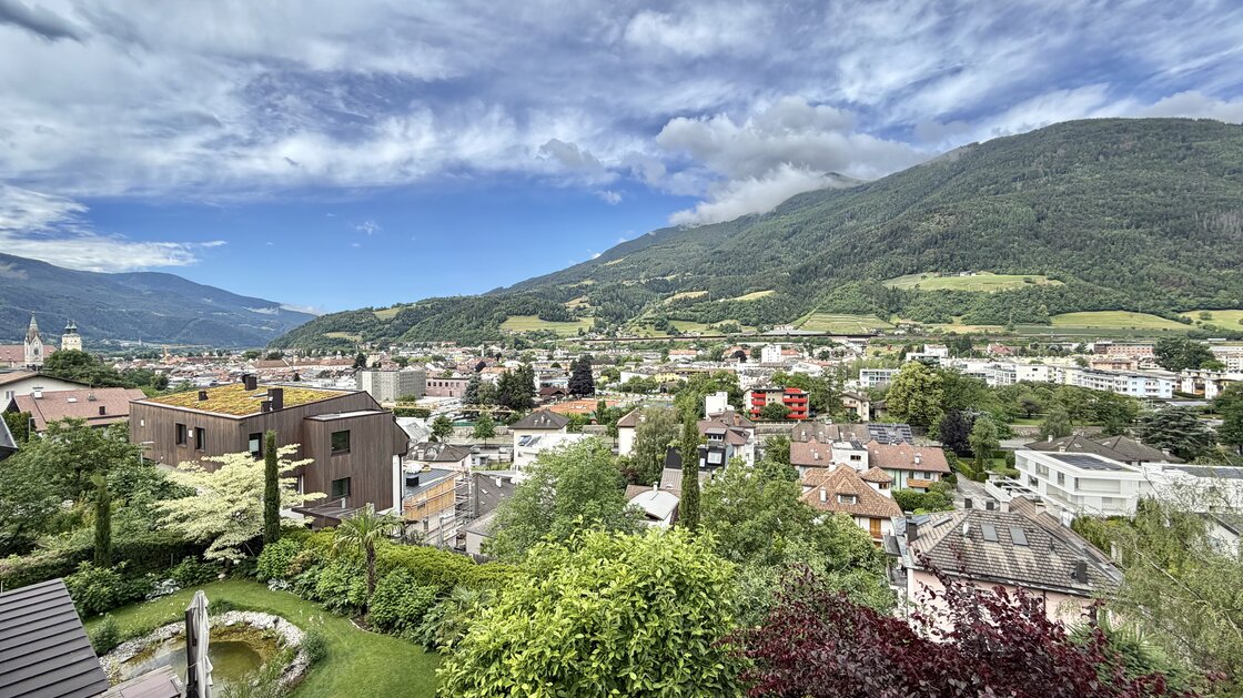Große 6-Zimmer-Dachgeschosswohnung mit Panoramablick über Brixen
