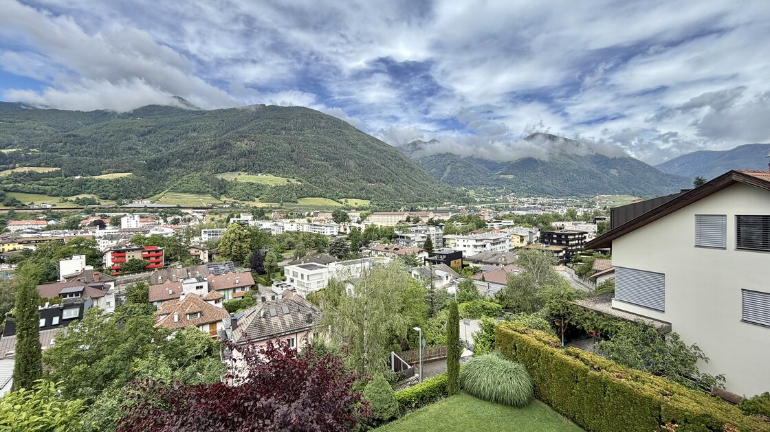 Große 6-Zimmer-Dachgeschosswohnung mit Panoramablick über Brixen