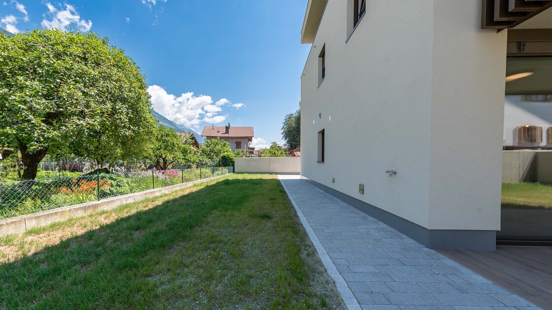 W1: Neue, schöne Vierzimmerwohnung mit Terrasse und großem Privatgarten