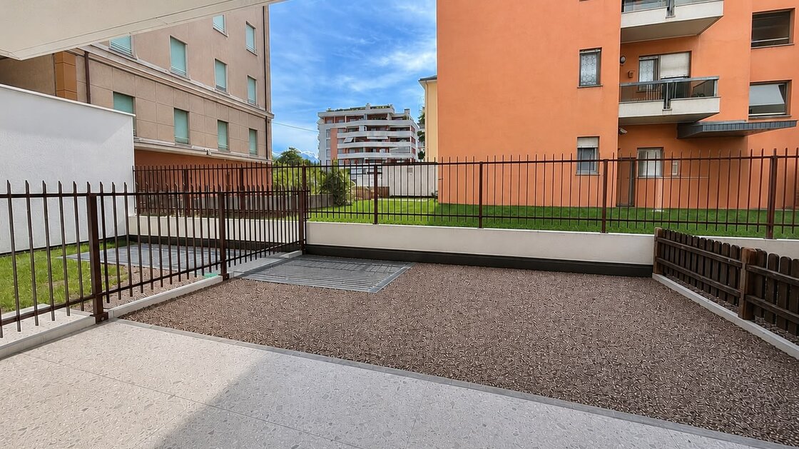 W2 - Neue, sehr interessante Einzimmerwohnung mit Privatgarten