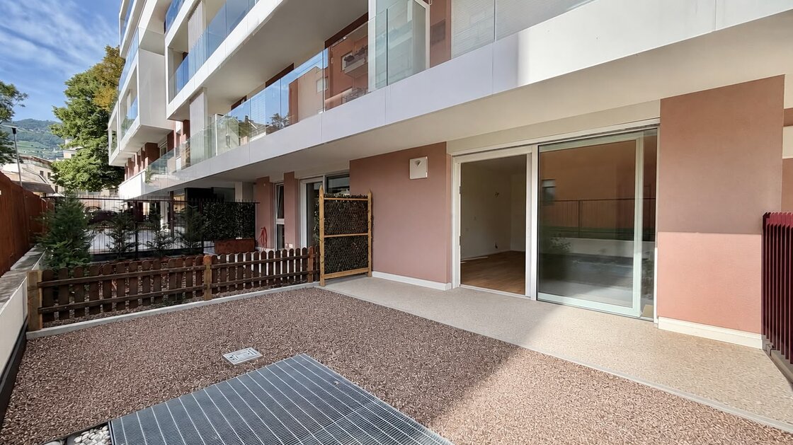 W2 - Neue, sehr interessante Einzimmerwohnung mit Privatgarten