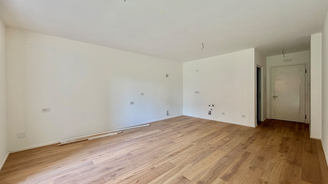 W2 - Neue, sehr interessante Einzimmerwohnung mit Privatgarten