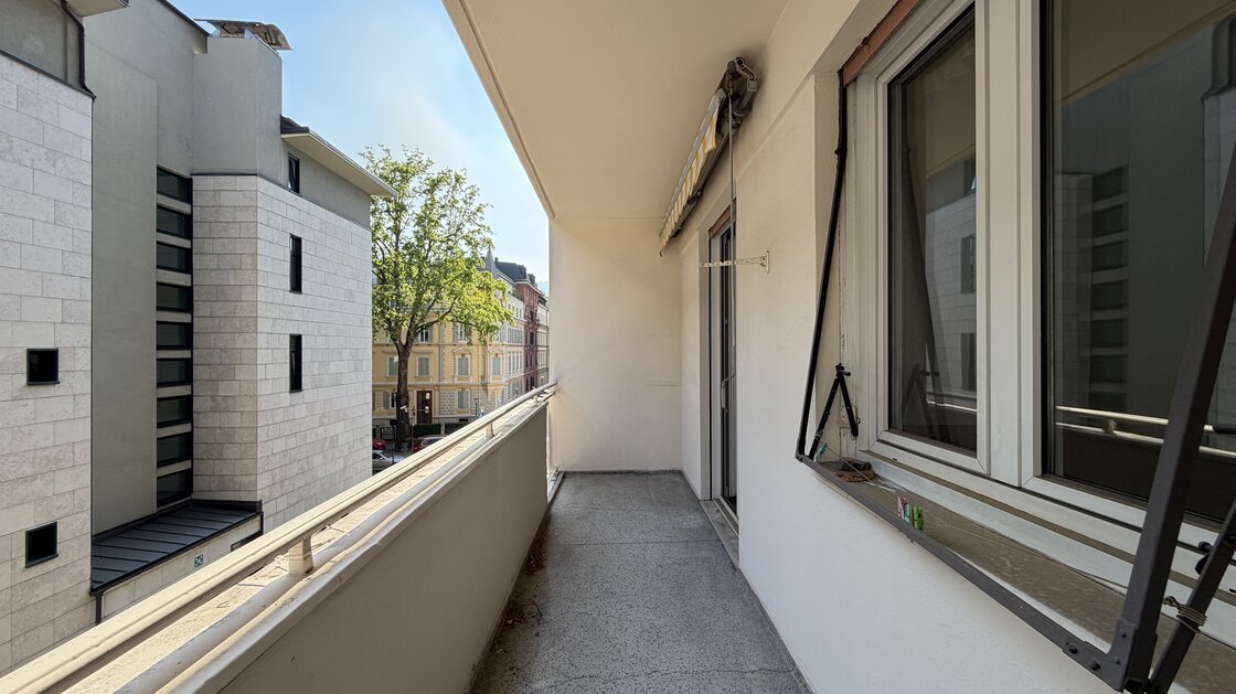 Appartamento da ristrutturare con balcone e potenziale di valorizzazione