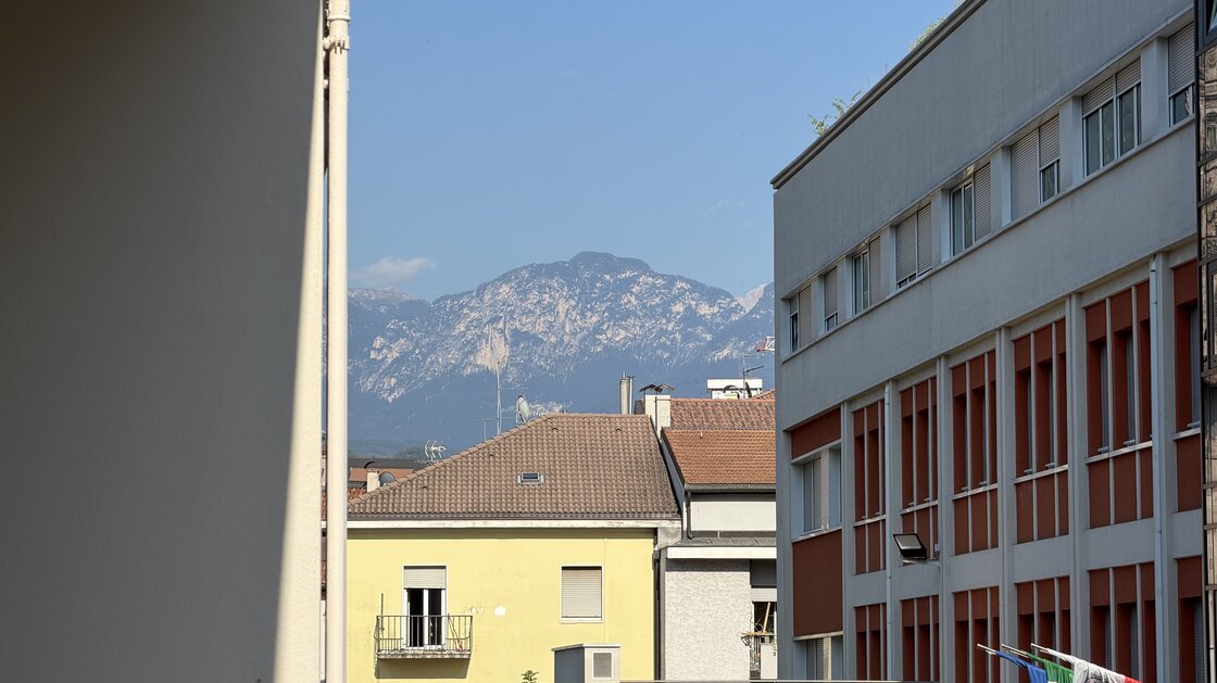 Appartamento da ristrutturare con balcone e potenziale di valorizzazione