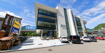 Großes Büro im 2. Stock