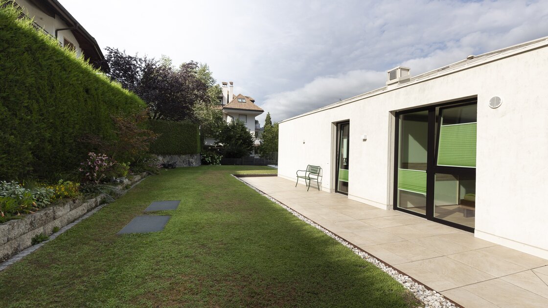 Appartamento di pregio con giardino privato e due terrazze in posizione centrale e tranquilla