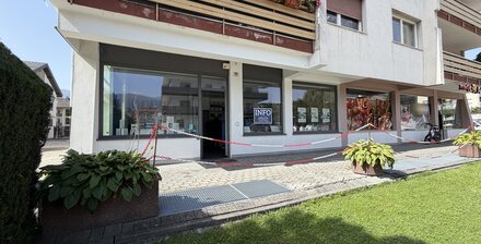 Locale commerciale e ufficio con eccellente visibilità