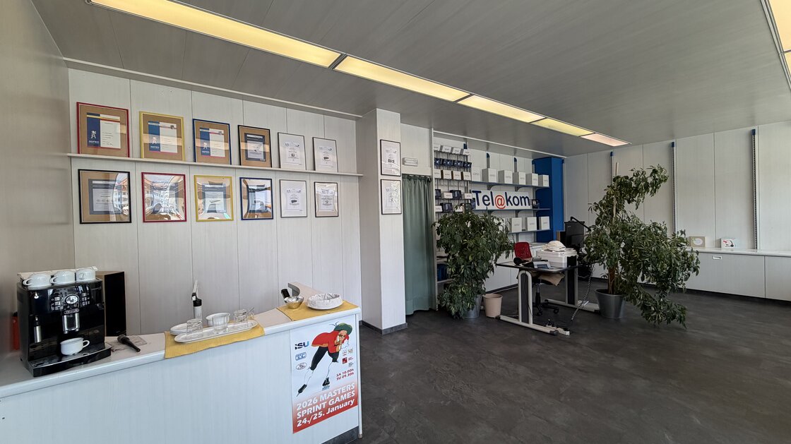 Locale commerciale e ufficio con eccellente visibilità