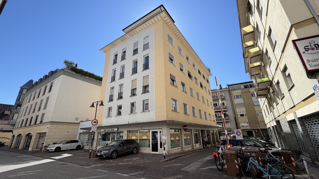 Bürolokal mit Balkon und Keller in der Bozner Altstadt