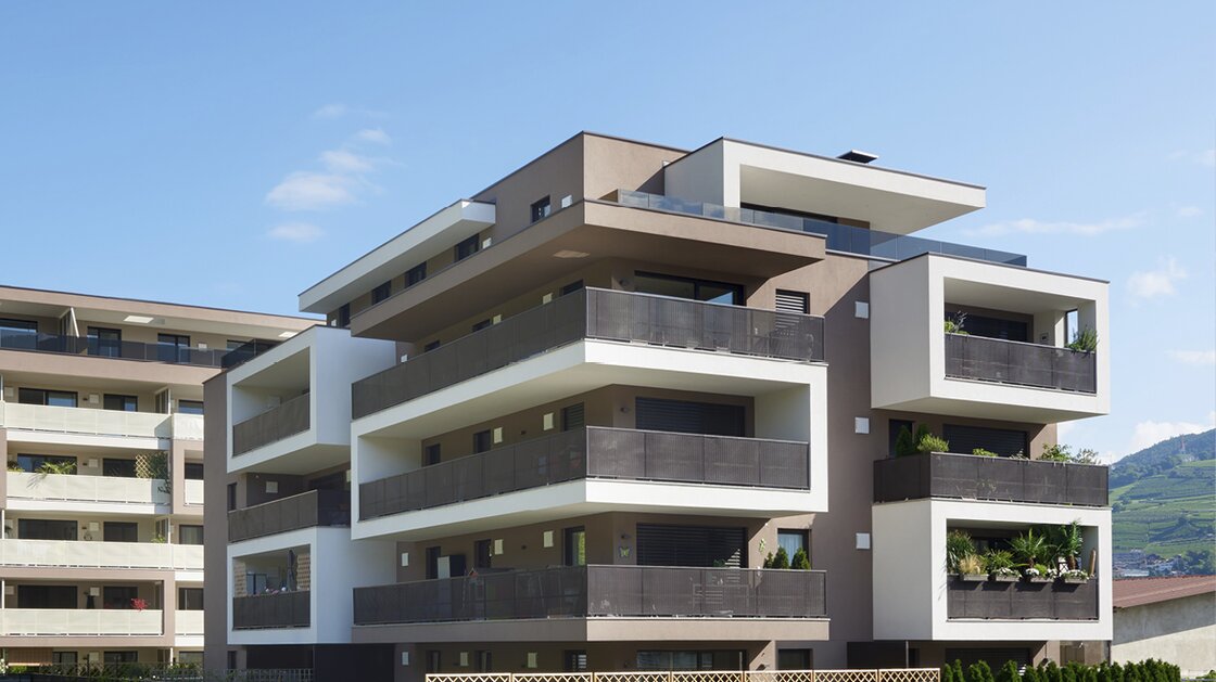 Quadrilocale moderno con giardino privato