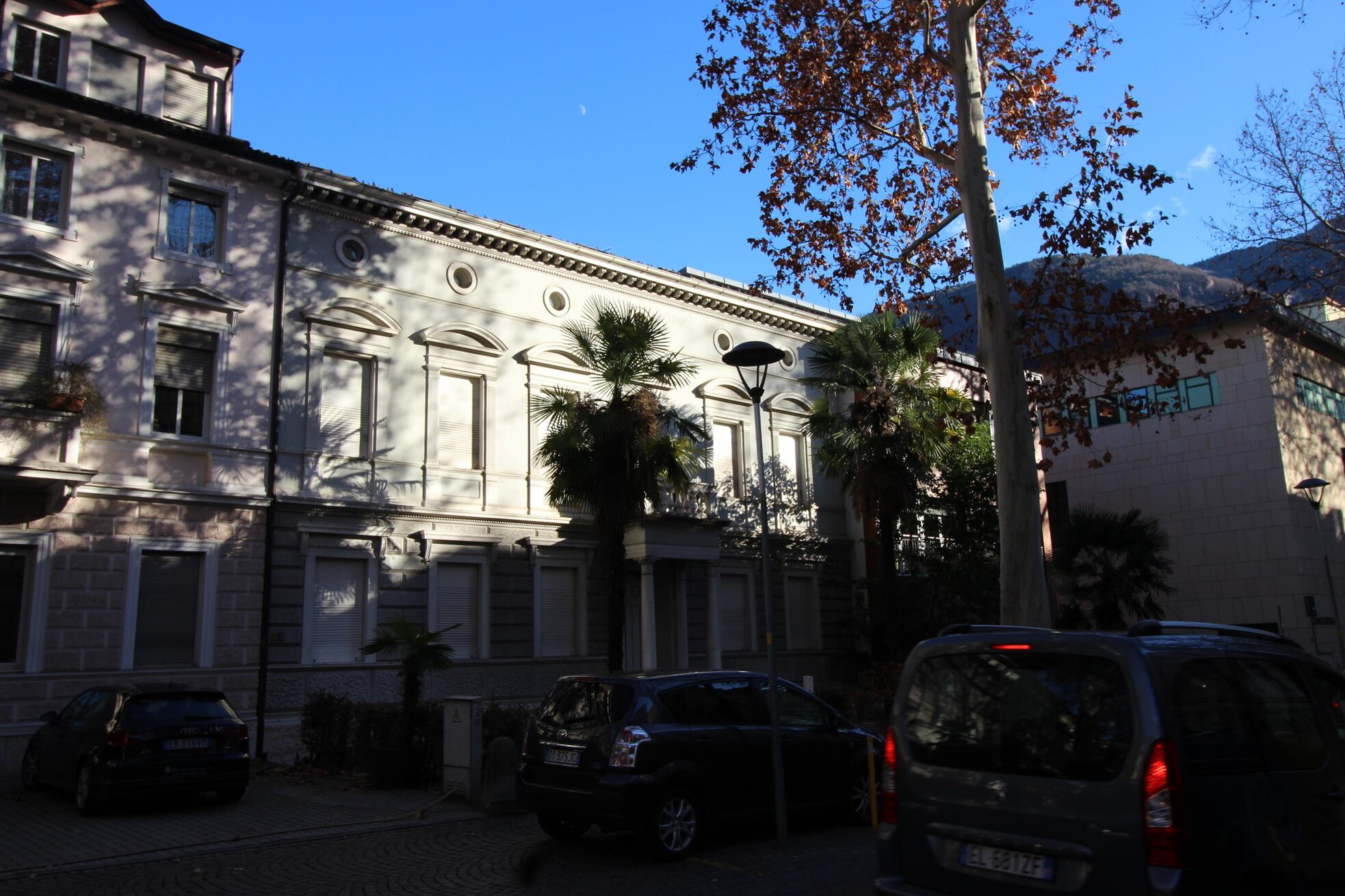 1048529-25212-0.jpg